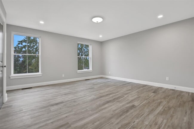 Building Photo - 108 Clarks Ln