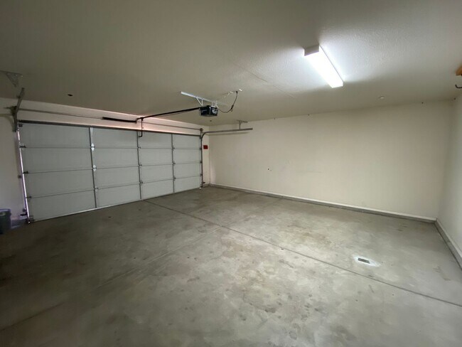 Building Photo - 2109 Bella Oaks Dr