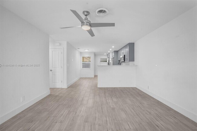 Building Photo - 2618 NE 10th Terrace
