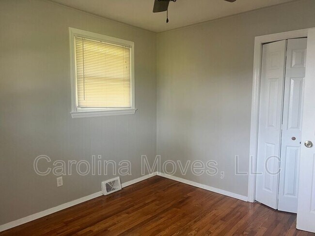 Building Photo - 305 Woodland Dr