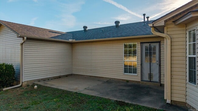 Building Photo - 10 Meadow Ridge Loop