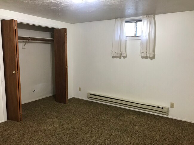 Building Photo - 588 L St