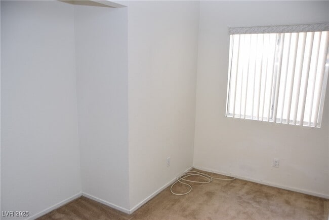 Building Photo - 5453 Desert Valley Dr