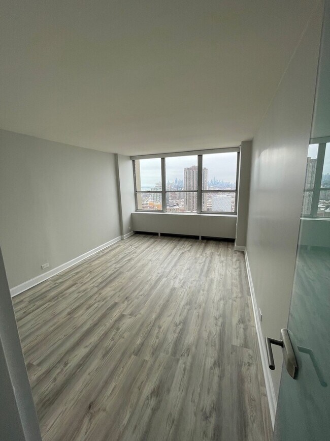 Building Photo - 655 W Irving Park Rd