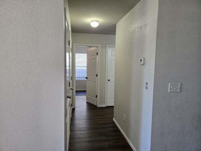 Building Photo - 1144 S Jaybird Ln