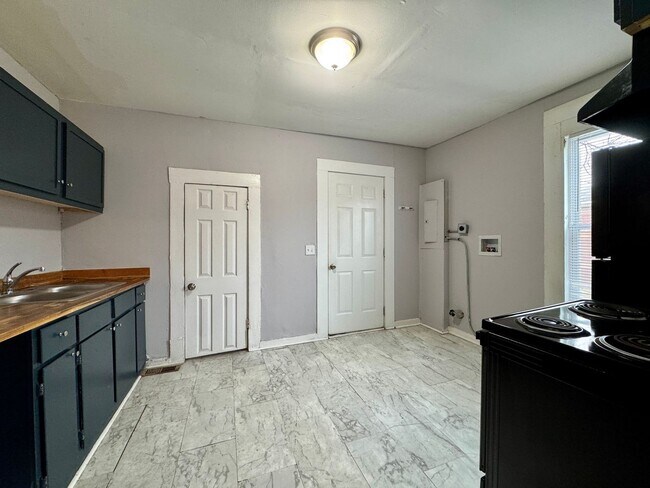 Building Photo - 3805 Alton Park Blvd