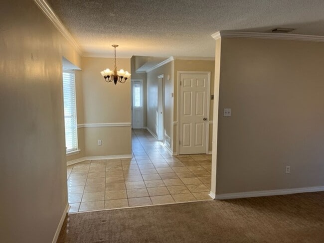 Building Photo - AVIALABLE NOW! GATED COMMUNITY! NEAR USA C...