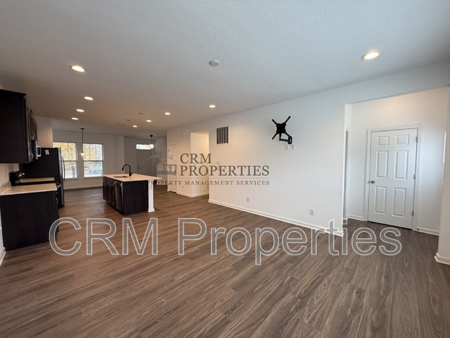 Building Photo - 326 N Warman Ave