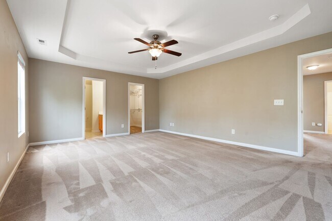 Building Photo - Beautiful 3BR Home with Fenced in Yard & 2-Car Garage in Raleigh