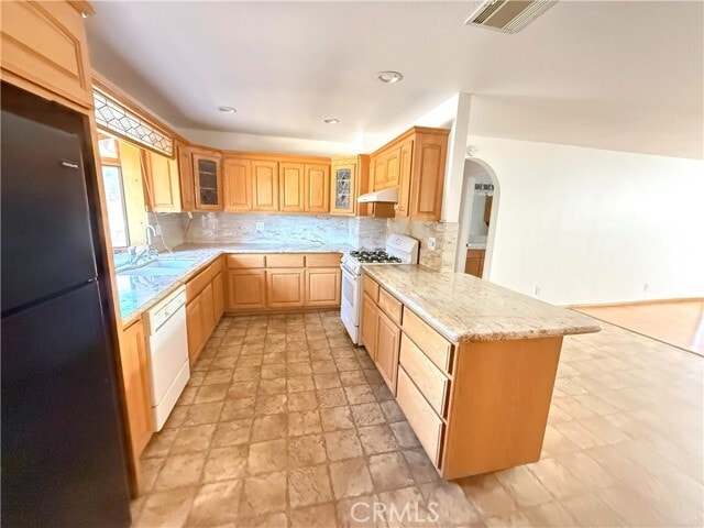 Building Photo - 608 Juanita Ave