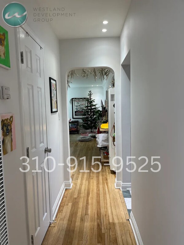 Building Photo - 3178 S Barrington Ave