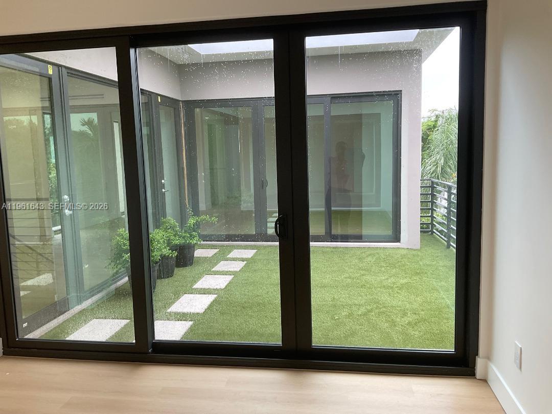 Building Photo - 1700 NE 18th St