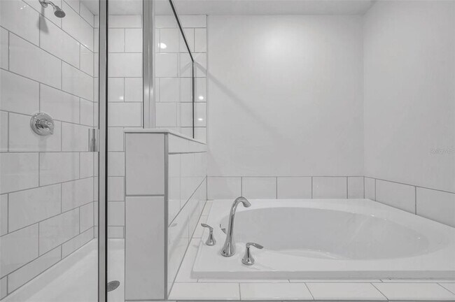 Building Photo - 9304 Bonita Mar Dr