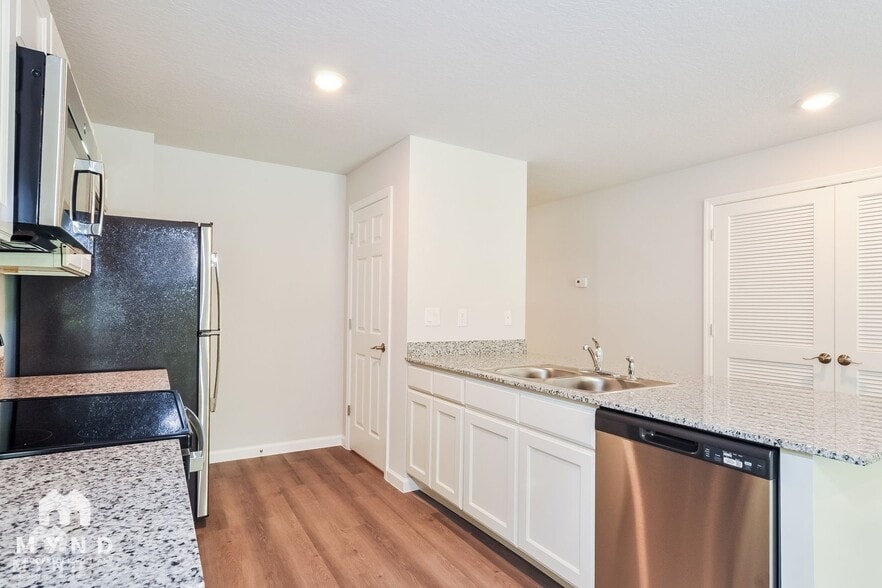 Building Photo - 19 Birchview Pl