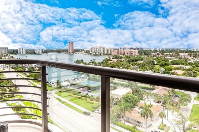 Building Photo - 250 S Ocean Dr