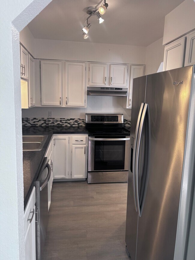 Building Photo - 2940 Sunspot Cir