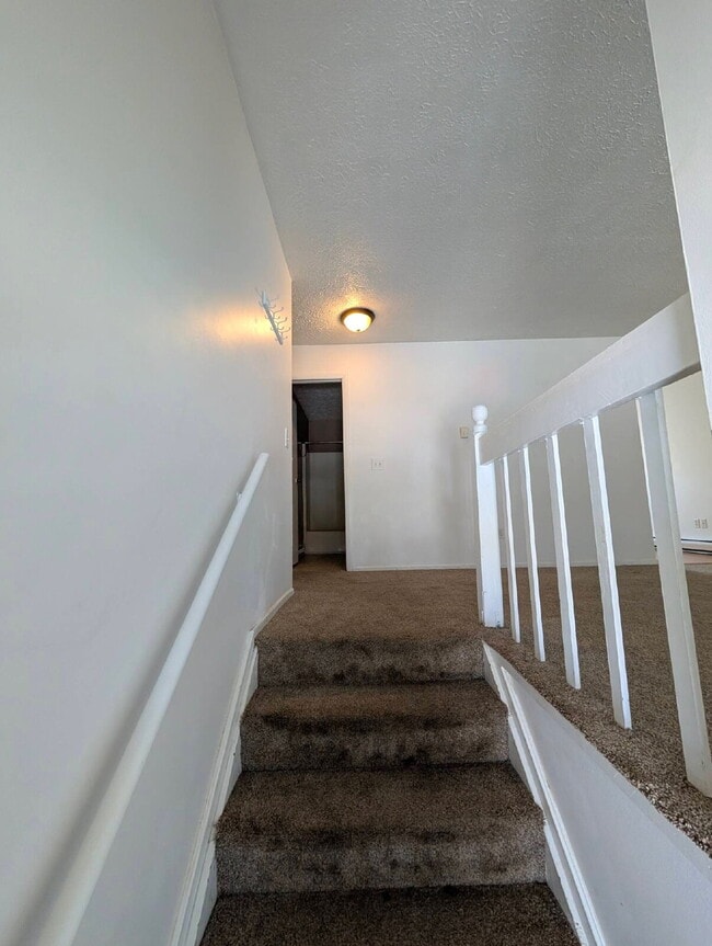 Building Photo - 719 Peachtree Pl