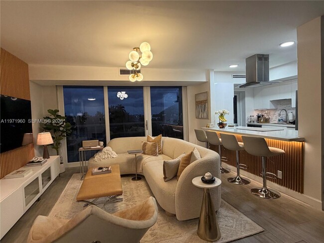 Building Photo - 2715 N Ocean Blvd