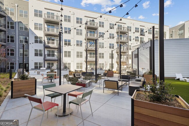 Building Photo - 2945 Cumberland Mall