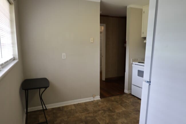 Building Photo - 104 Catherine Ave