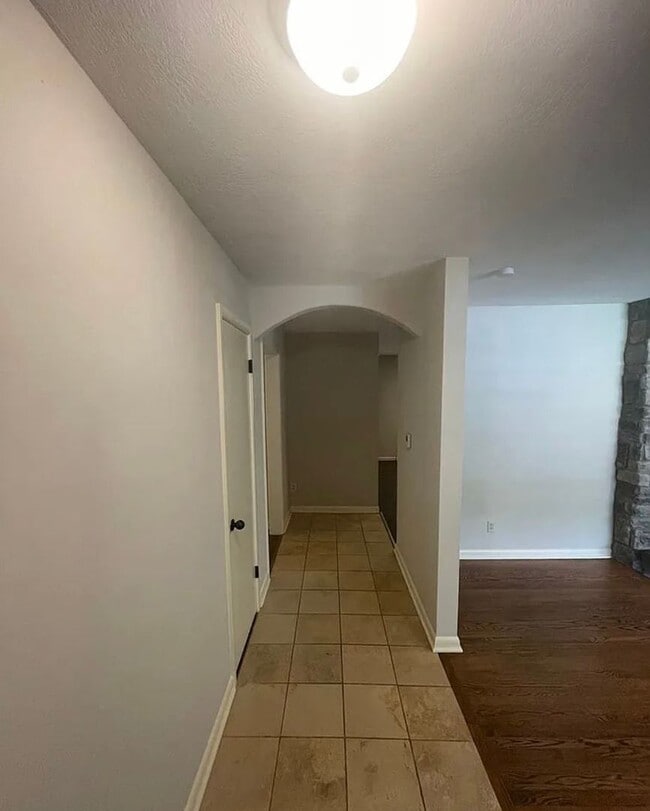 Building Photo - Beautiful 3 bed 2 bath home AVAILABLE NOW!