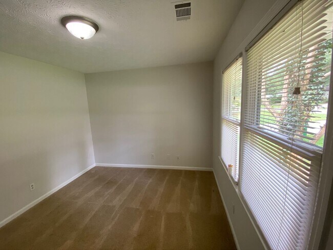 Building Photo - Charming Well Maintained Ranch on Quiet Cul-de-Sac – 3BR/2BA Near Downtown Decatur