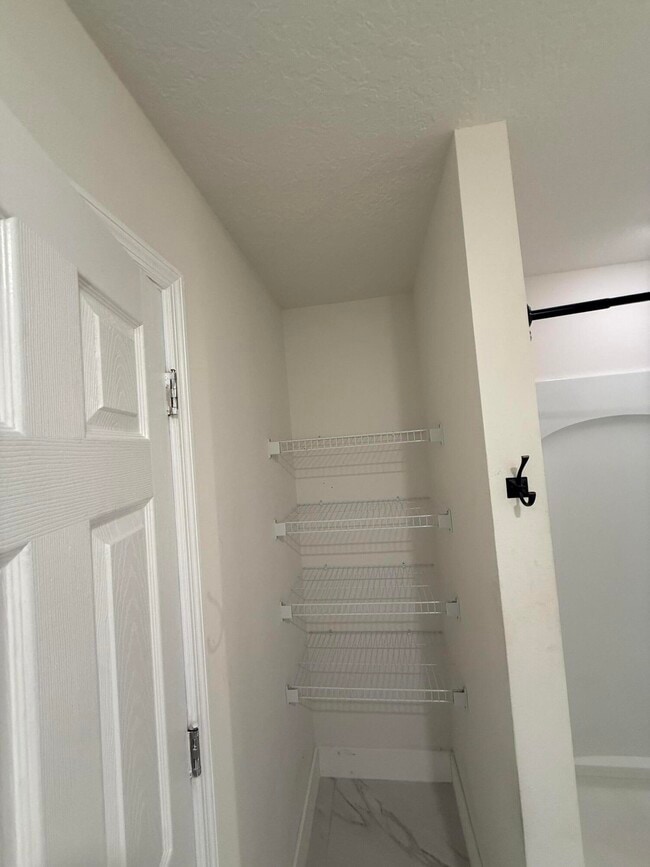 Building Photo - 1205 SW Alcantarra Blvd