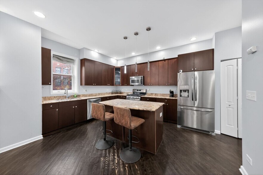 Building Photo - 4956 S Champlain Ave