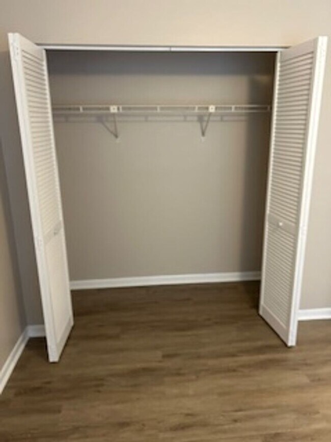 Building Photo - 2/1 available now!