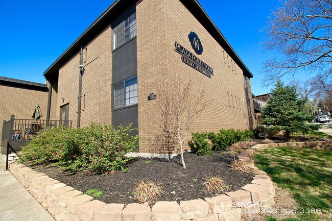 Building Photo - Plaza 44