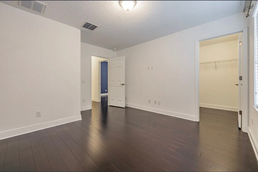 Building Photo - 11617 Crowned Sparrow Ln