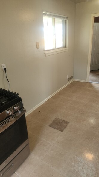 Building Photo - 3374 J St