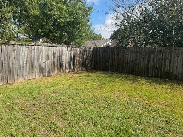 Building Photo - 11922 Sulphur Springs Dr