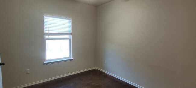 Building Photo - 3/2 in New Braunfels