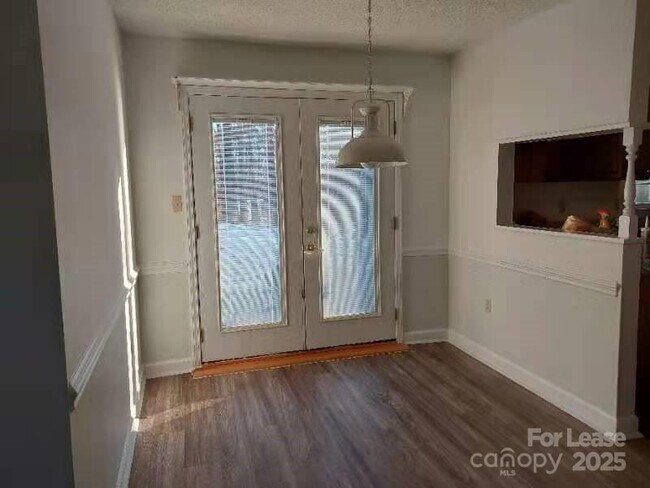 Building Photo - 7327 Ricewell Rd