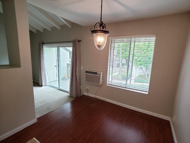 Building Photo - 2 Bed 2 Bath Condo In Walnut Creek