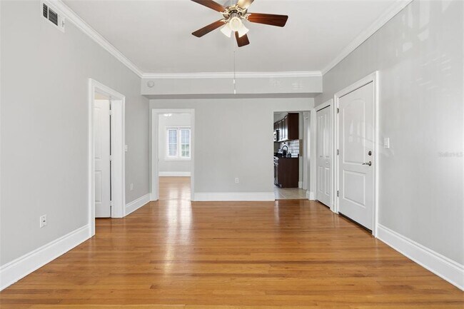 Building Photo - 2117 W Dekle Ave