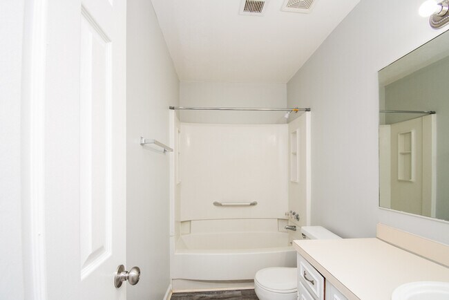 Building Photo - Charming Columbia, SC Home!