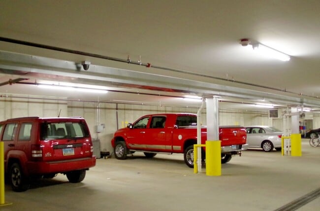 Building Photo - 1 Bedroom Apartment in North Bismarck near BSC with Elevator, W/D and Underground Parking!