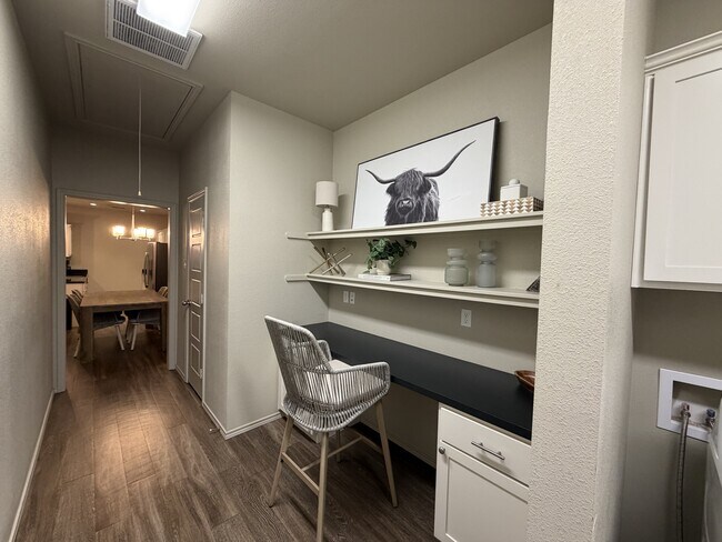 Building Photo - 2111 10th St