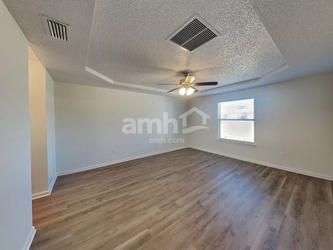 Building Photo - 2739 Ravine Hill Dr