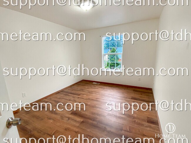 Building Photo - "Charming Bothell Retreat: 4-Bedroom Home ...
