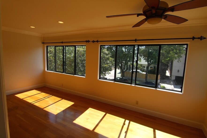 Building Photo - 600 N Sweetzer Ave