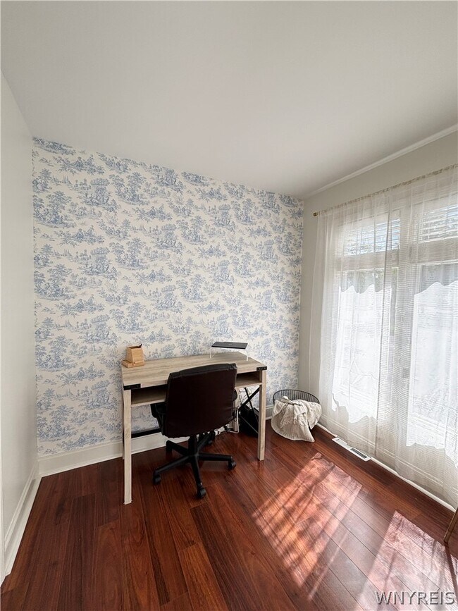 Building Photo - 6035 Whitegate Crossing