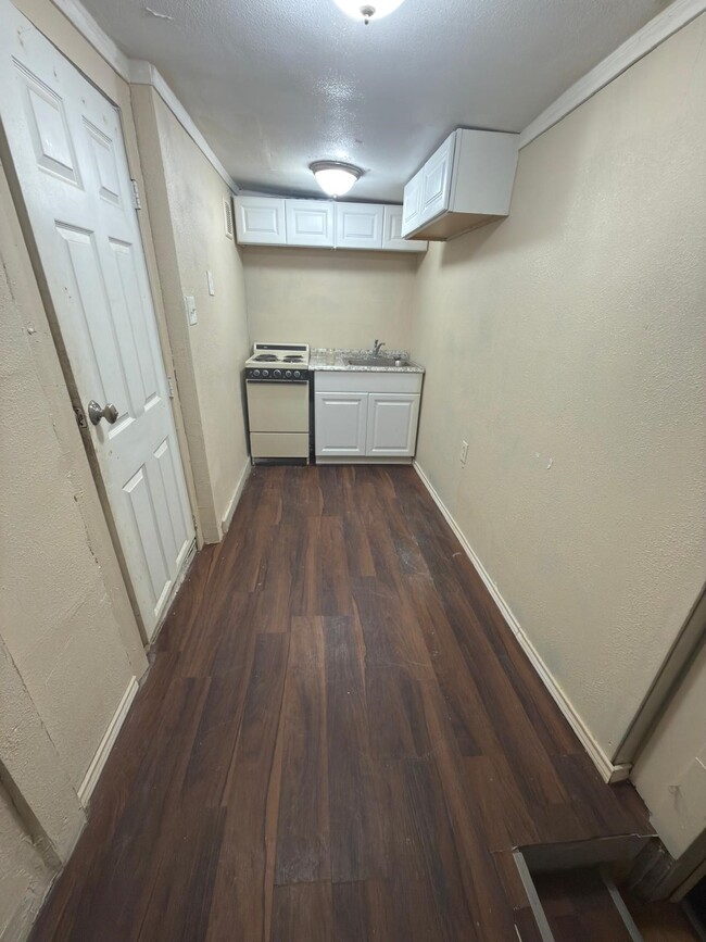 Building Photo - 109 Birchwood Dr