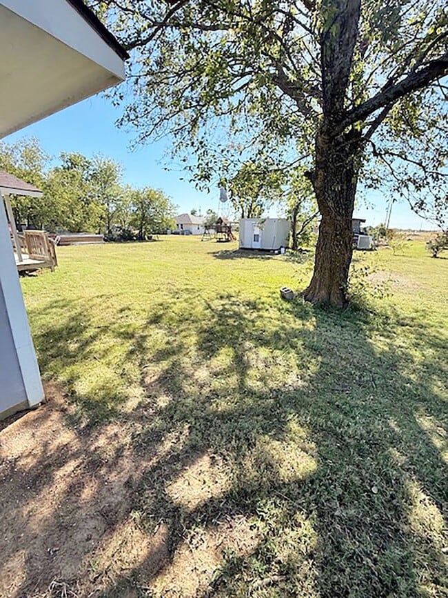Building Photo - Nice 3 Bdrm 1 Bath Home in Gunter Texas