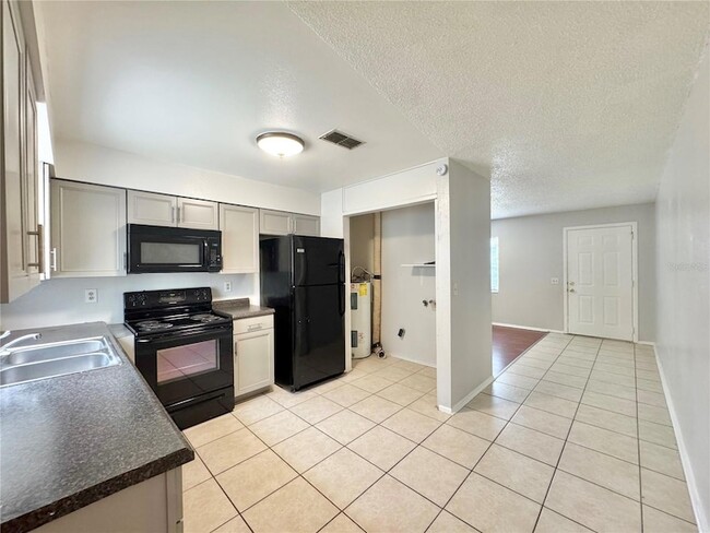 Building Photo - 5667 Struthers Ct