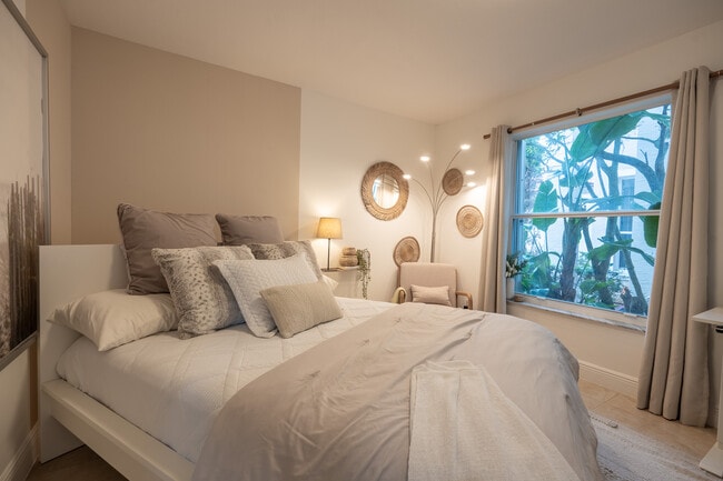 Building Photo - 18004 SW 20th St