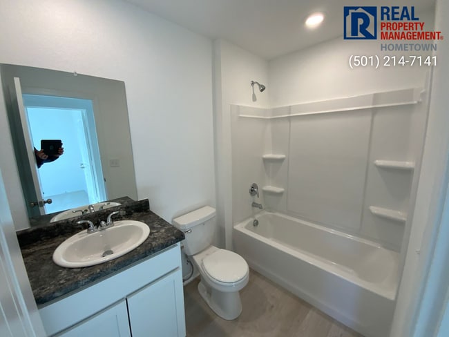 Building Photo - 10808 Mason Dr