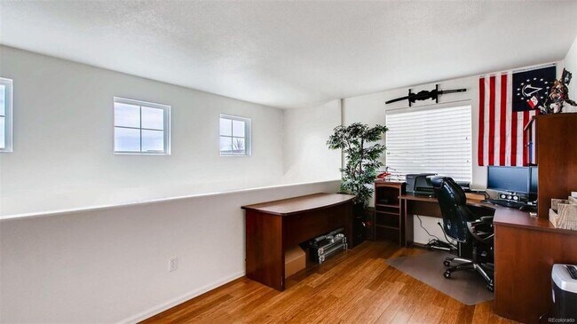 Building Photo - Charming Open Floor Plan Home